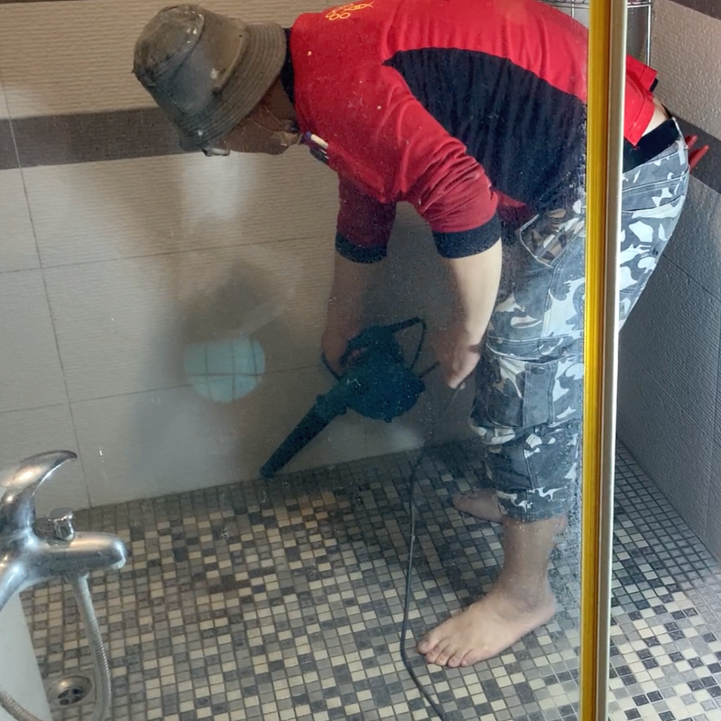 浴室地板積水不乾的主要原因