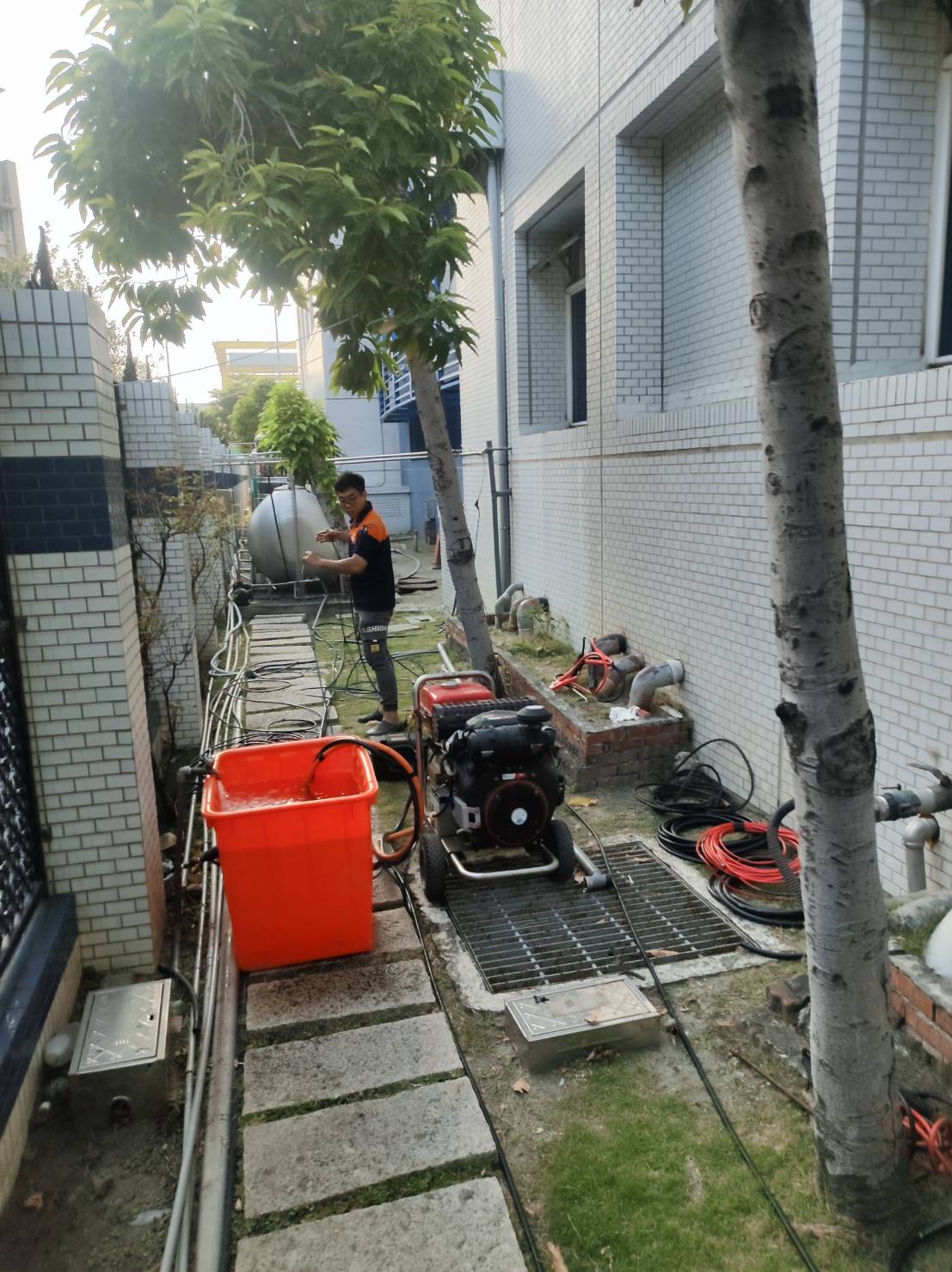 水刀通管多久做一次?居家廚房、餐廳排水管保養重點