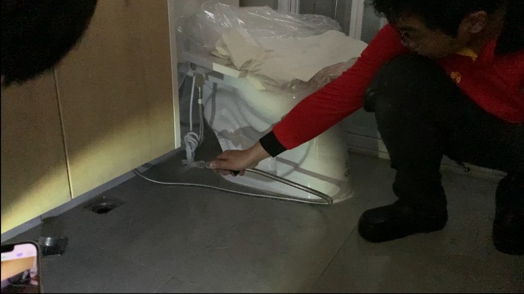 浴室排水孔暢通測試